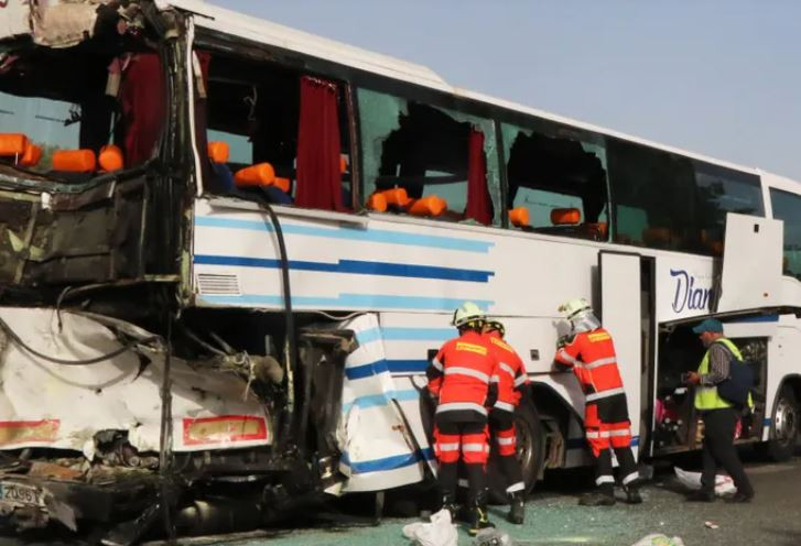 Ilesos Los Ni Os Y Seis Monitores Que Viajaban En Un Autob S Que Se