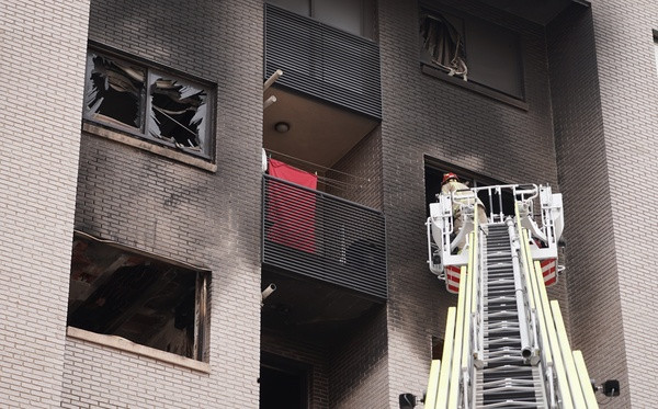 El hombre que sufrió quemaduras graves en la explosión de su vivienda